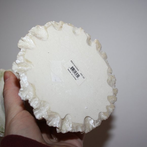 🕯️ “Love Never Fails” Sculpted Candle & Holder · Dicksons · 5x6" - Picture 4 of 8